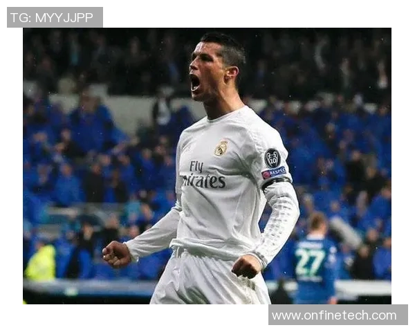 足总杯惊天逆转拜仁在加时赛中以4-3战胜曼城引发全场沸腾